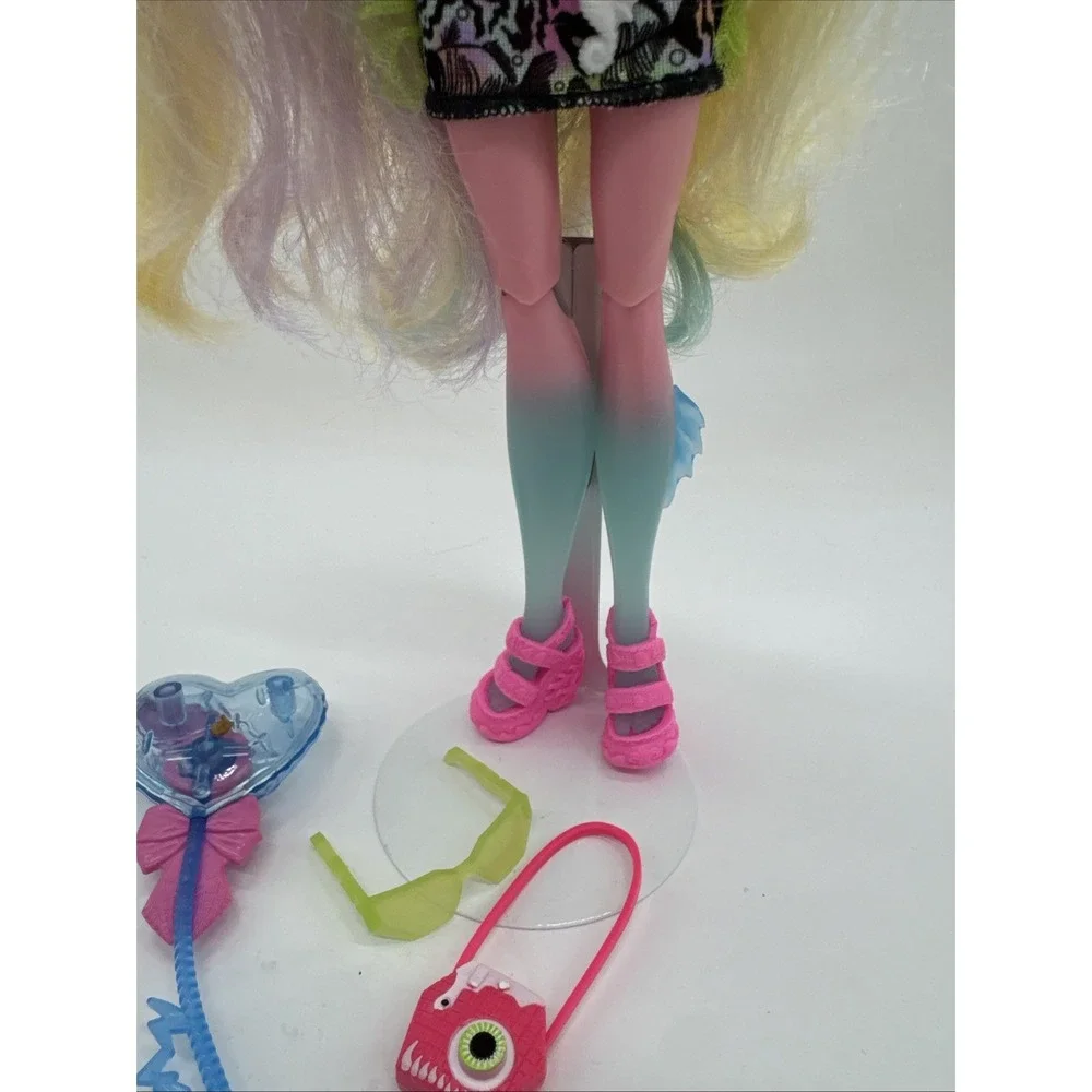 Monster High G3 Day Out Lagoona Blue W/ Stand And Accessories